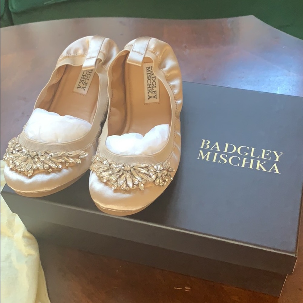 Badgley Mischka ballet flats